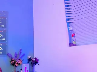 LovelyNicki's Live Sex Cam Show