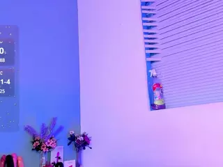 LovelyNicki's Live Sex Cam Show