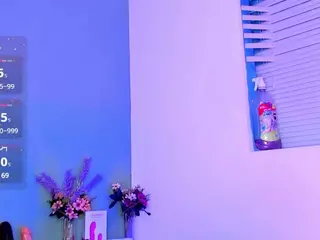 LovelyNicki's Live Sex Cam Show