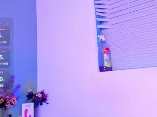 LovelyNicki's Live Sex Cam Show