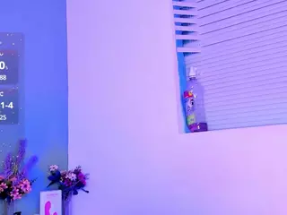 LovelyNicki's Live Sex Cam Show