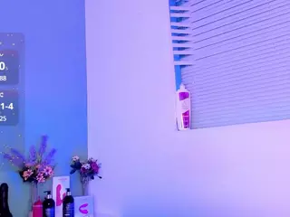 LovelyNicki's Live Sex Cam Show