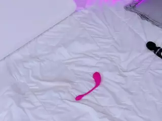 yorogumo's Live Sex Cam Show