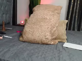 Nisha-Lee's Live Sex Cam Show