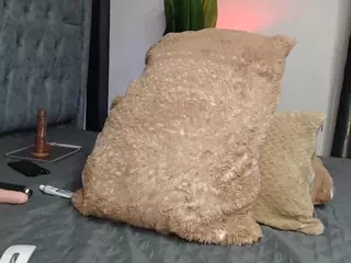 Nisha-Lee's Live Sex Cam Show