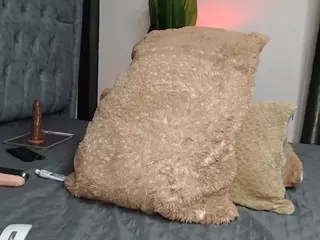 Nisha-Lee's Live Sex Cam Show