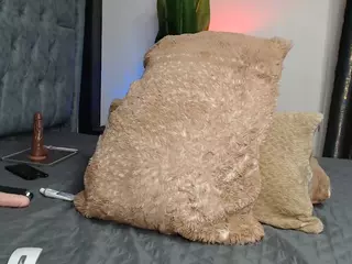 Nisha-Lee's Live Sex Cam Show