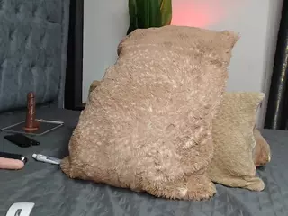 Nisha-Lee's Live Sex Cam Show