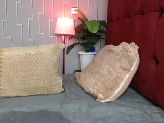 Nisha-Lee's Live Sex Cam Show