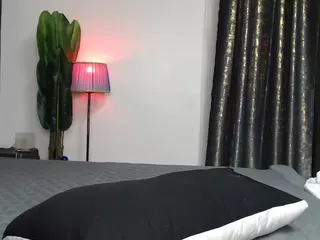 Nisha-Lee's Live Sex Cam Show