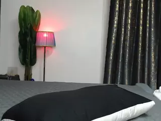 Nisha-Lee's Live Sex Cam Show