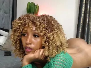 Nisha-Lee's Live Sex Cam Show