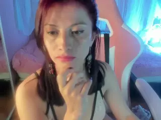 Aliiz-011's Live Sex Cam Show