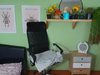 Aliiz-011's Live Sex Cam Show