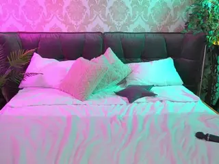 ArianaDark's Live Sex Cam Show