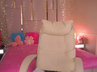ArianaDark's Live Sex Cam Show