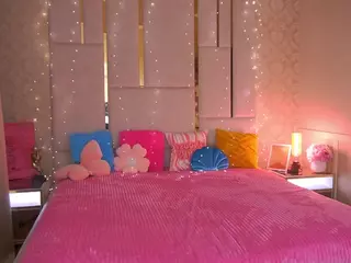 ArianaDark's Live Sex Cam Show