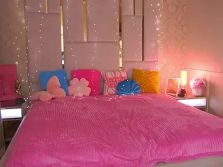 ArianaDark's Live Sex Cam Show