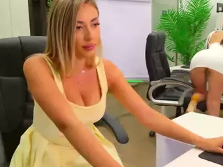 BabesGoesWild's Live Sex Cam Show