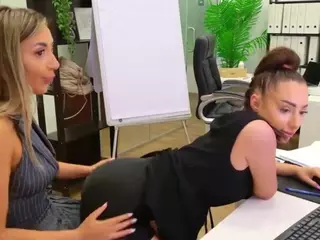 BabesGoesWild's Live Sex Cam Show