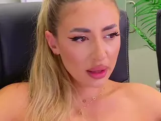 BabesGoesWild's Live Sex Cam Show