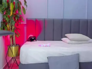 Elisa-castrillon's Live Sex Cam Show