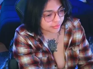 miacanelaxo's Live Sex Cam Show