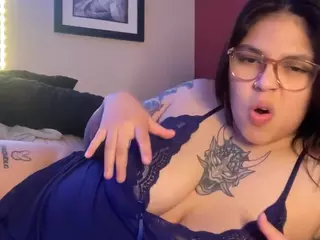 miacanelaxo's Live Sex Cam Show