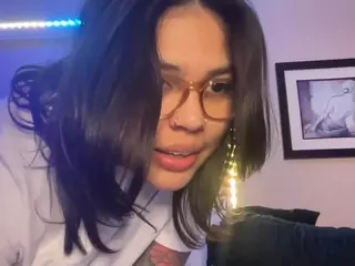 miacanelaxo's Live Sex Cam Show