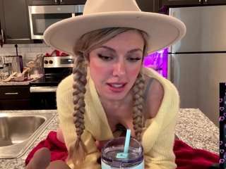 Laura Tate's Live Sex Cam Show
