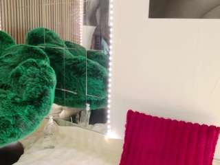 Live cam show with Celia