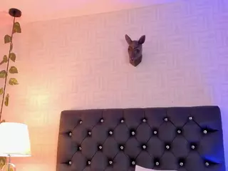 hanna-2's Live Sex Cam Show