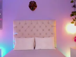 hanna-2's Live Sex Cam Show