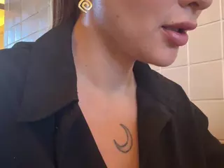 Selene Cano's Live Sex Cam Show