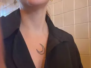 Selene Cano's Live Sex Cam Show