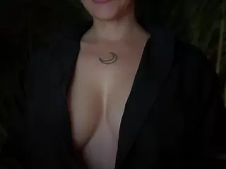 Selene Cano's Live Sex Cam Show