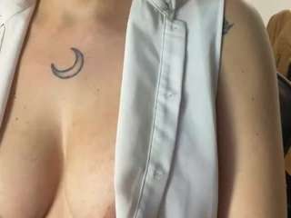 Selene Wild's Live Sex Cam Show