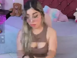 Emily-braums's Live Sex Cam Show