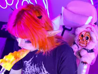 Layton Box's Live Sex Cam Show