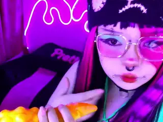 Layton Box's Live Sex Cam Show