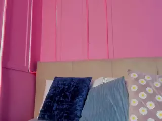 Spicy Emely's Live Sex Cam Show