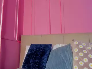 Spicy Emely's Live Sex Cam Show