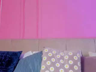 Spicy Emely's Live Sex Cam Show