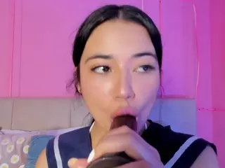 Spicy Emely's Live Sex Cam Show