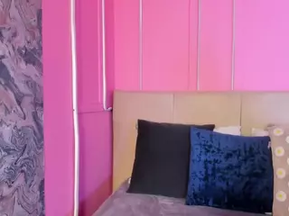 Spicy Emely's Live Sex Cam Show
