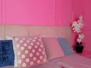 Spicy Emely's Live Sex Cam Show