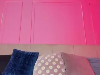 Spicy Emely's Live Sex Cam Show