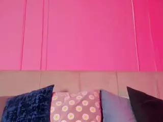 Spicy Emely's Live Sex Cam Show