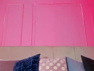 Spicy Emely's Live Sex Cam Show