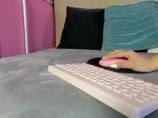 Spicy Emely's Live Sex Cam Show